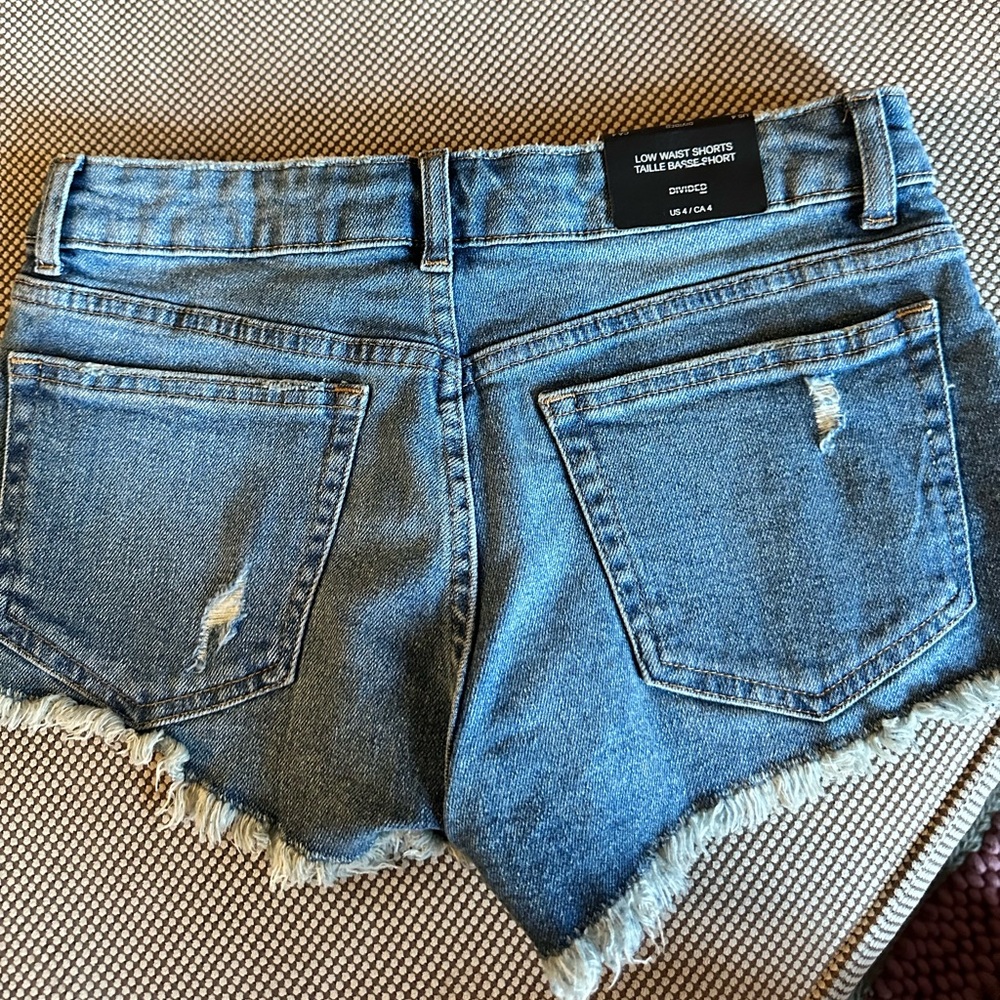Brand New H&M Low Waist Shorts Size 4